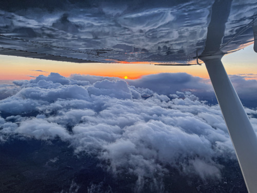 bigbudmcleod:The amazing world of sunsets and clouds!