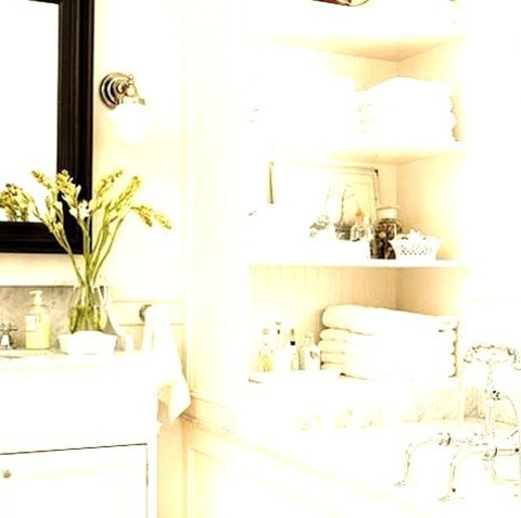 Bathroom New YorkBathroom - Medium-sized Coastal Master Bathroom Design With White Tile And Marble Flooring,