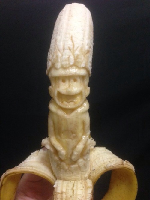 somesortofsupernova: bluenightkitty: nekonukoneko: Osomatsusan banana carving by Keisuke Yamada (201