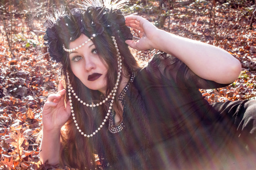 Photographer: April Eileen Photography Model: April Dorothea Headpiece: The Crafter’s Closet