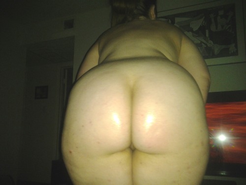 juicyjamiebooty:  Baby Oil!!! as promised!! what do you think about my fat ass?! 