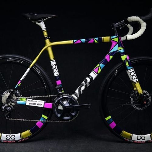 javi-ballestero:#roadbikeporn #bike #velo #bici #cycling #ciclismo #corsa #colors #bicidecarreras #c