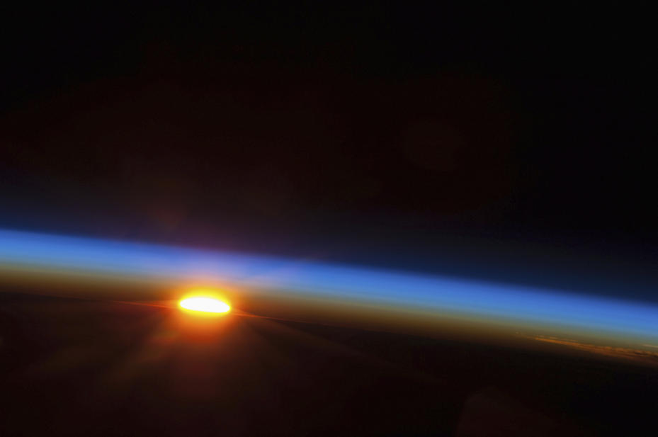 2013’s Best Space Images: The sun about to come up over the South Pacific Ocean as photographed by one of the Expedition 35 crew members aboard the International Space Station on May 5 (Photo by NASA via Yahoo News)