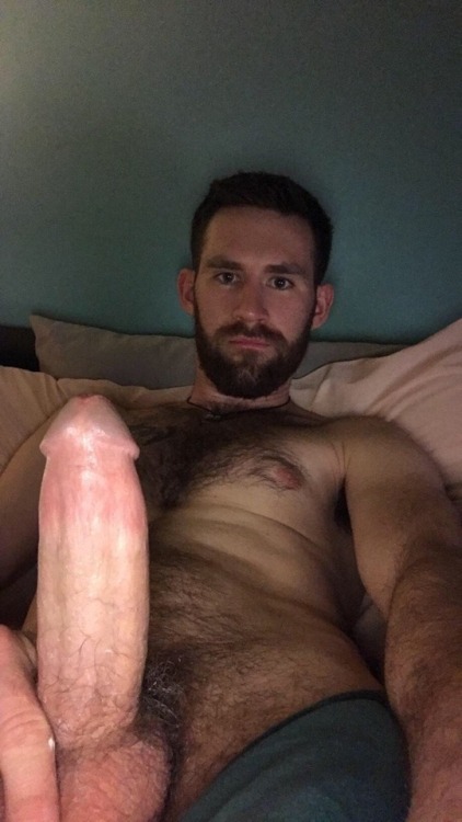 dasda1:  kiddoc59: dirtyhaddock:  Oh Wow. Who is this man…?!?!  Mmm   http://dasda1.tumblr.com