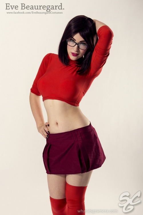 Reminds me of a very sexy velma