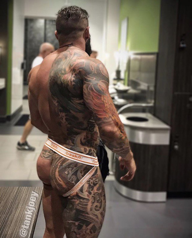 muscular guys, bodybuilders and my states of soul.