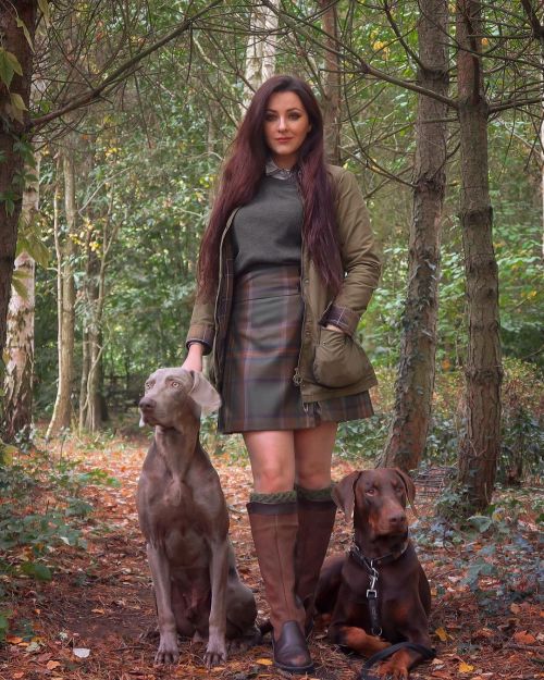 charlotteinengland:My lovely boys Can you guess which is the angel boy? The Weimaraner or the Doberm