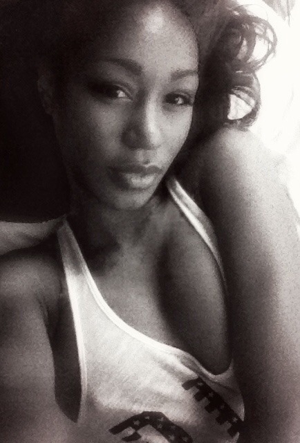niasimone:  Nips on 💯
