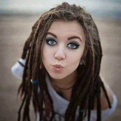 #rasta #rastafarai #rastafari #rastagirl #beautiful #girl #one #love #onelove #rastastyle #dread #dreadlook #kiss