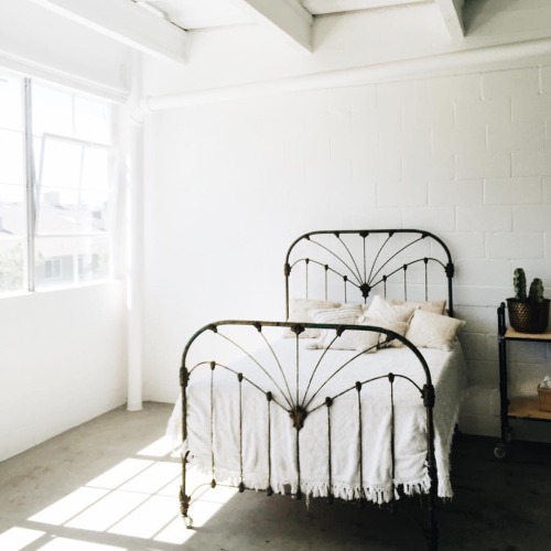 oldfarmhouse - iron bed