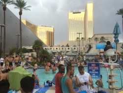 carrrlos17:  Fuck yeah.   😱POOL PARTY at Luxor Hotel Las Vegas 2014