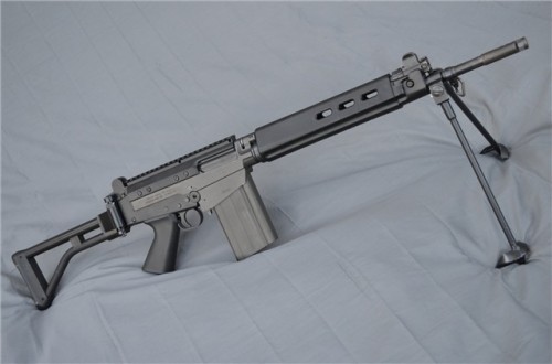 gunrunnerhell:  FAL Paratrooper Due to the recoil system of the FAL, swapping in the side-folding paratrooper stock is not possible on a standard lower. A new bolt carrier and top cover are required to operate with the self-contained recoil system on