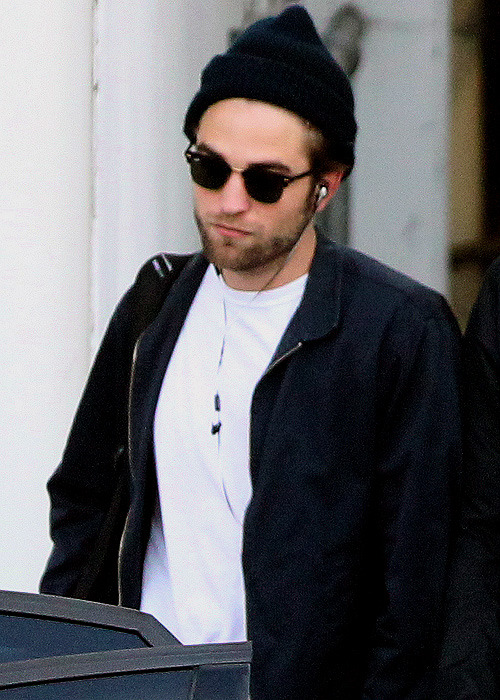 Robert Pattinson - Street Style.