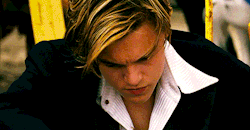 itselizabethbennet:  Leonardo DiCaprio as Romeo in Romeo + Juliet (1996) 