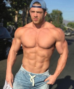 hotmuscularmenblog:  Billy ReilichIG: @billreilich