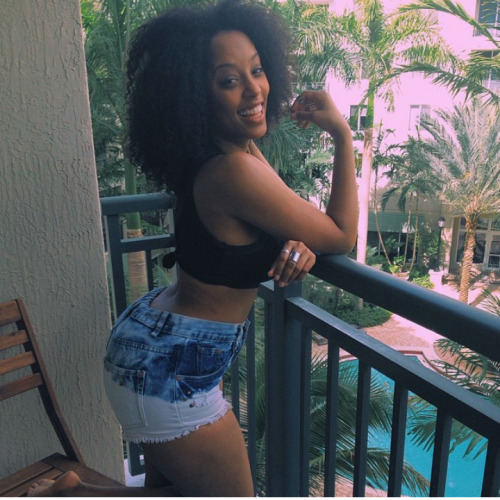 dayumshecangetit:  thefinestbeauties:  Shelah Marie  😍😍😍