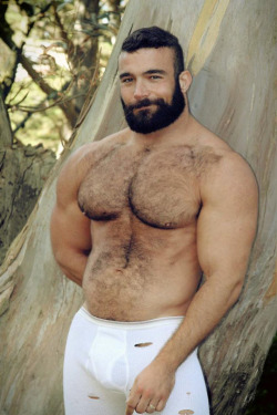 furonmuscle:  I’d be smirking too if I looked like that!