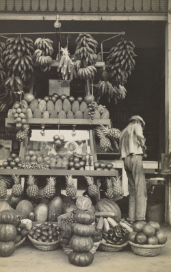 fragrantblossoms: Walker Evans, Havana Fruitstand, 1933.   