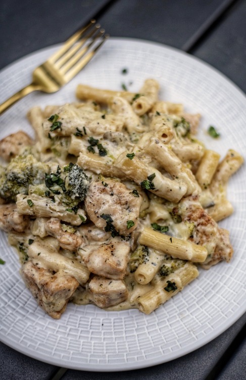 XXX daily-deliciousness:Chicken rigatoni alfredo photo