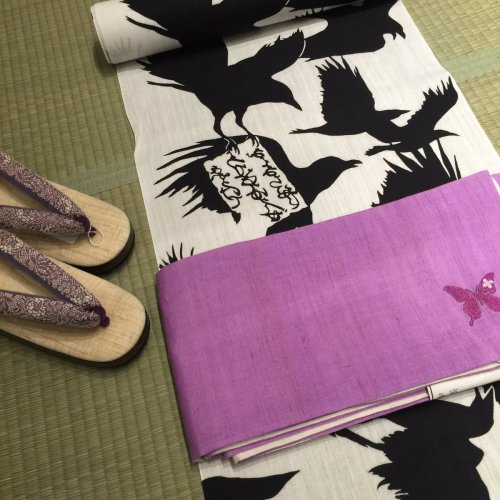 tanuki-kimono - Striking  crows yukata outfits, styled for men...