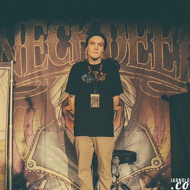 poppunky:  jarnolduk:  @benisneckdeep before a sold out show at Camden Barfly #neckdeep