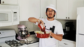 sticktofashion:   &ldquo;Hey Mark… THINK FAST!”  Baking Simulator: Markiplier