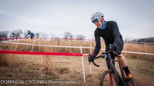 cycleboredom:YOU GUYS!! *Finally* a shot of me racing where my face isn’t frozen in my typical “keep