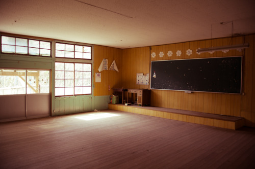 Forgotten 2 room wooden schoolhouse that housed grades 1-3 and kindergarten kids in Japan.  The stud