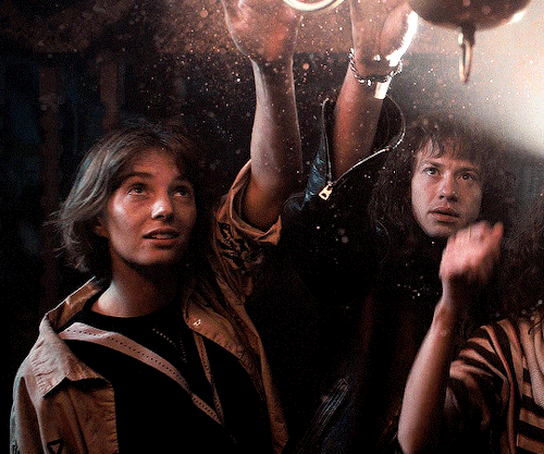 Robin Buckley + Eddie Munson In S4E07 Of Stranger Things