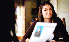 sinnerlikeelena:  elena gilbert in every episode: 3.12 the ties that bind↳ “The