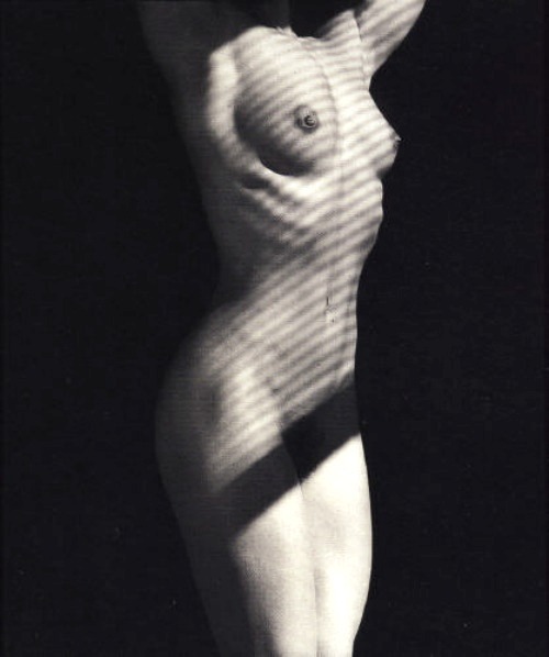 lamelancoly:  Robert Mapplethorpe - Lydia Cheng 1987  via  