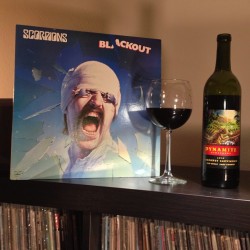 vinylpairings:  #vinylpairings #nowspinning