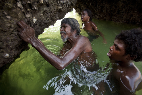 thesoulfunkybrother: -Aboriginal Australians . Ph. Amy Toensing. The only kind of Australians there 