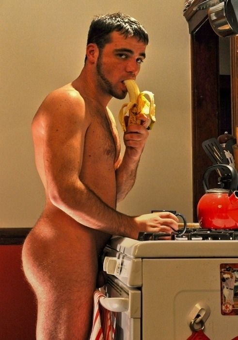 olddopencool:  black4white:  i like bananas  Who of us don’t?