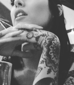 foolsgoldd:  Hannah Snowdon 