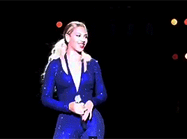 gleaux:  thequeenbey:That time a stan almost dragged Beyonce to her death and she
