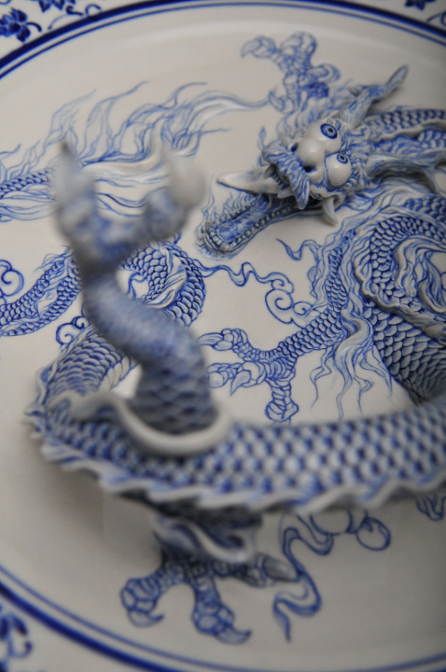 crossconnectmag:  reblog from art-and-fury: Johnson Tsang - A dragon plate / A