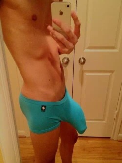 andrewchristian:  collegejocksuk:  Huge in Andrew Christian …  I didn’t even know it could extend that much…   Forever reblog