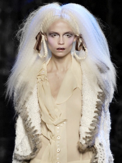 Ginta Lapina at John Galliano Fall 2006