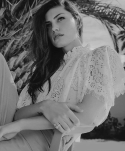 gwenstacye: Phoebe Tonkin for ELLE Australia