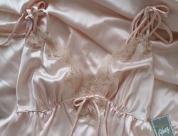 acuriousidea: Vintage Chez Mary Jane Nightgown