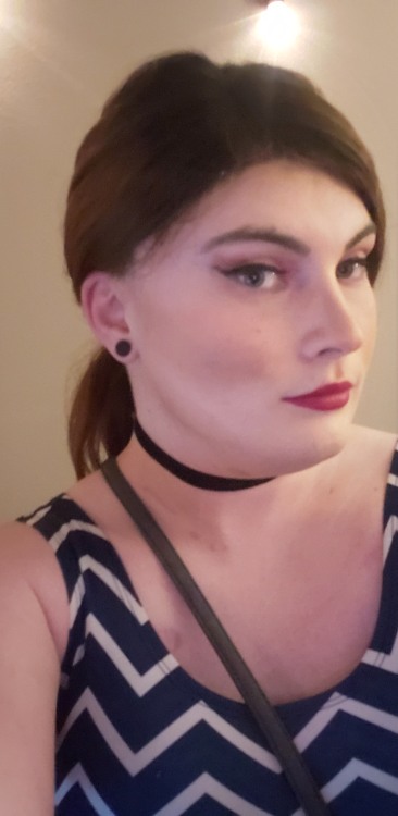 alabamas-world:havenofhayley-deactivated202010:Got a cute pony tail!Hayley is just