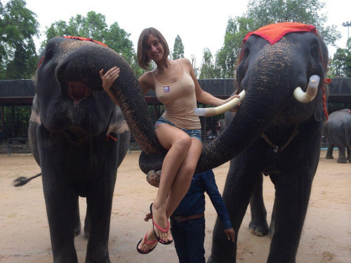 college-girls-selfie:  cute