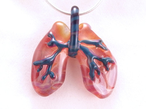 culturenlifestyle:  Exquisite Anatomical Pendants of the Heart & Lungs by Deenie Wallace Oregon-based artist Deenie Wallace composes exquisite glass pendants, which pay homage to the physical and metaphorical beauty of the lungs and heart. With an
