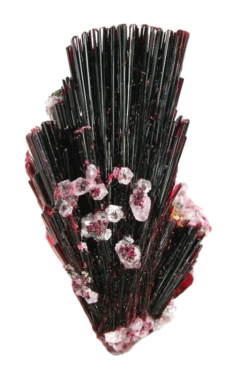 laciiguapa:bijoux-et-mineraux:Erythrite - MoroccoHey, @yassminesthis is you in mineral form:o