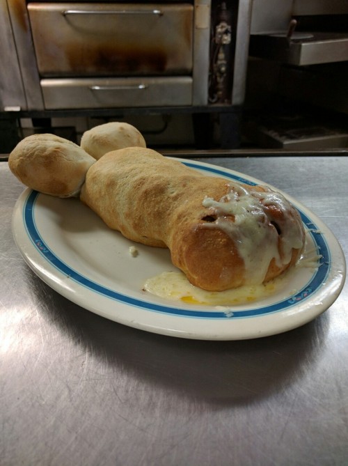 catwithbenefits:dememod:My brother made me a meatball calzone yesterdayIt looks like it has a lot of