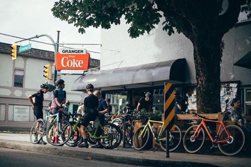 brodiebikes: Good ol’ fashion bike party. Thank you @21ninjas for bringing this group of people toge