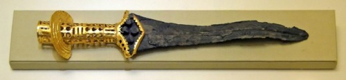 peashooter85:Minoan bronze dagger with gold handle, 2nd millenium BC