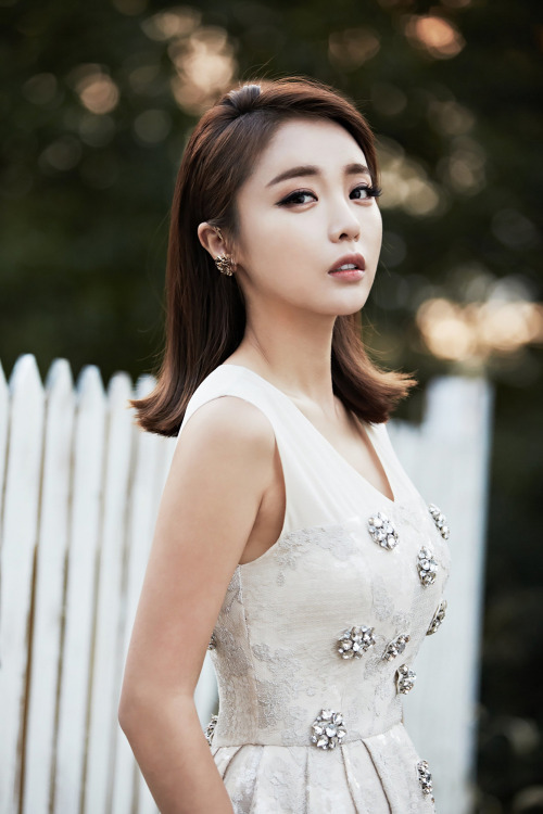 kpophqpictures: [OFFICIAL] Hong Jin Young – Concept Photo For ‘Life Note’ 1334x200