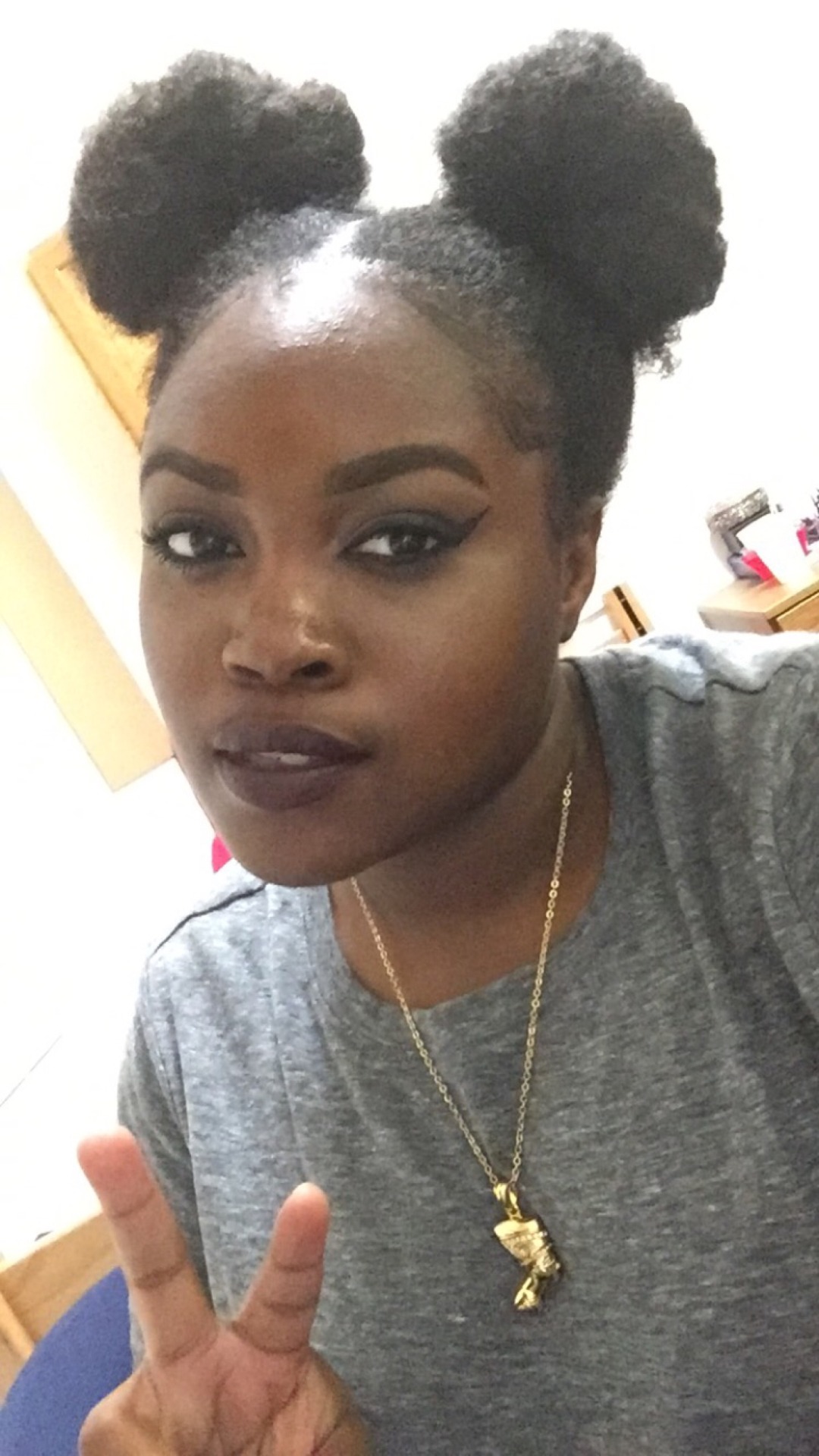 naijaabynature:  Someone told me today I have the same facial expressions in all